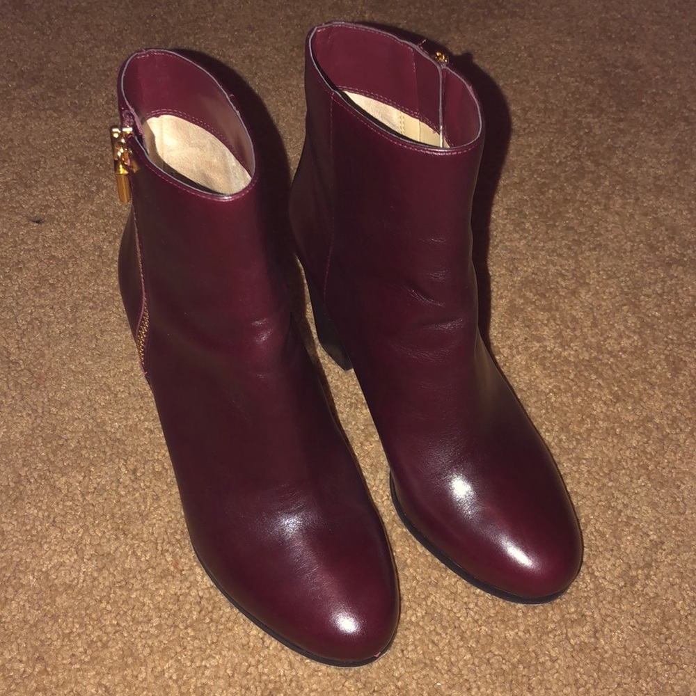 Heeled booties